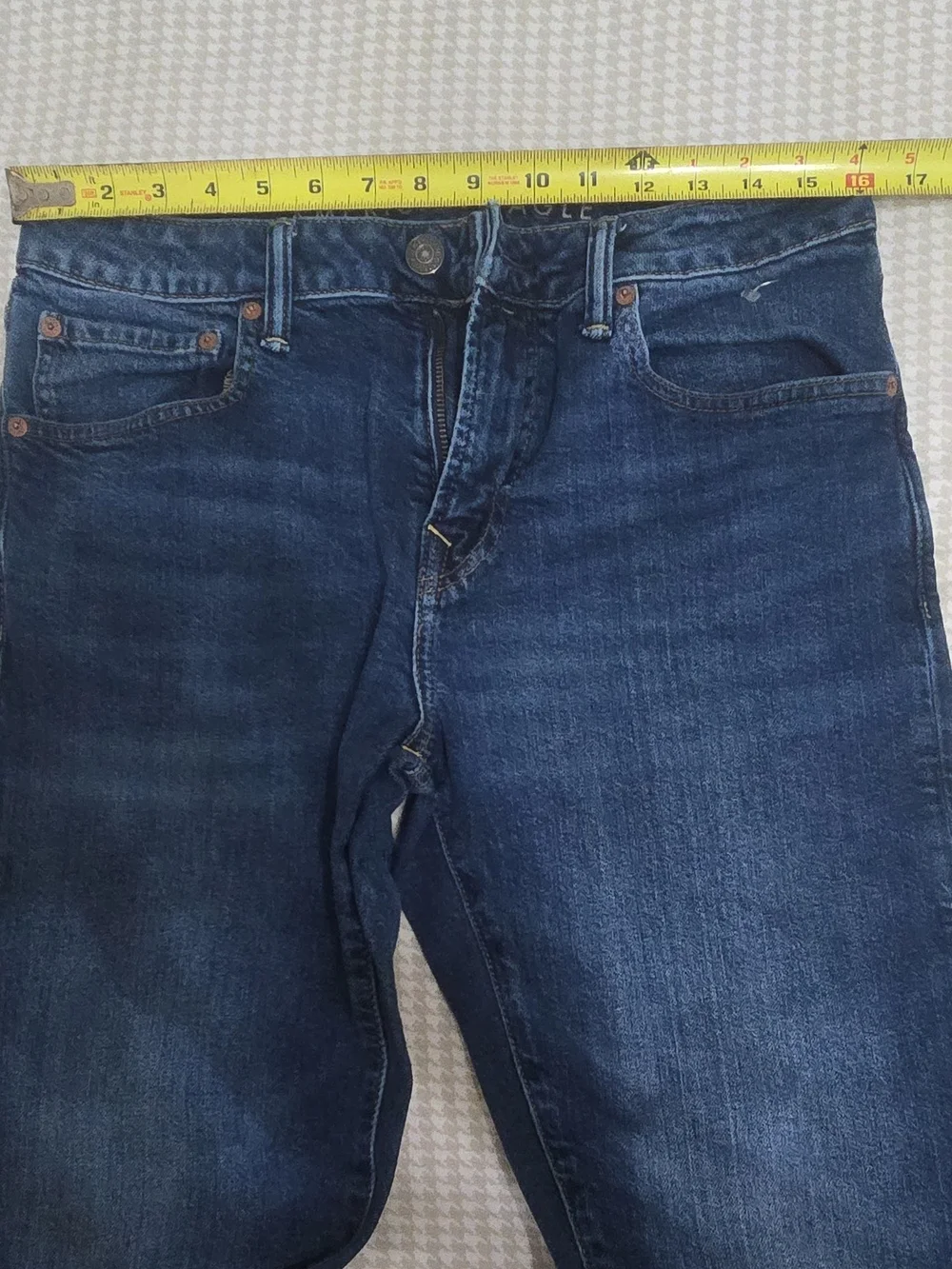 American Eagle Outfitters Men’s Straight Jeans in Dark Blue Wash
